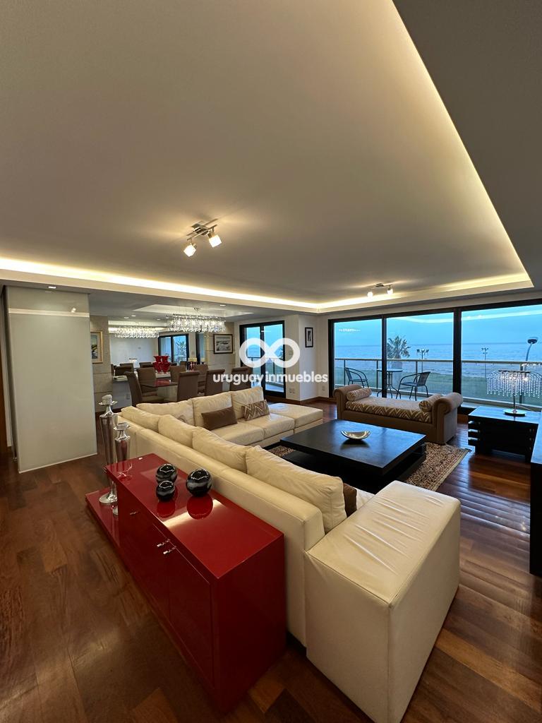 ALQUILER apartamento 3 dormitorios y servicio en rambla de Punta Carretas