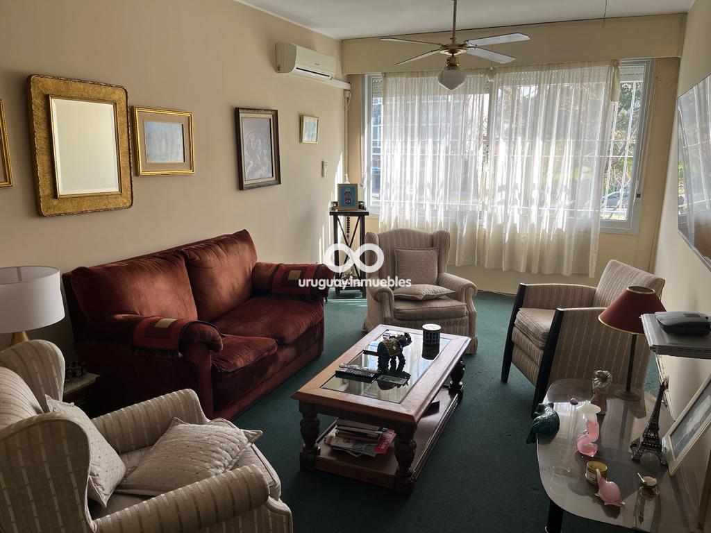 VENTA oportunidad de inversión apto 2 dorm y garage en Rambla de Malvin