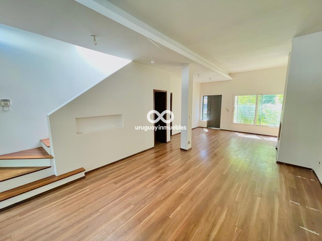 VENTA estupenda casa 3 dormitorios en Carrasco Norte