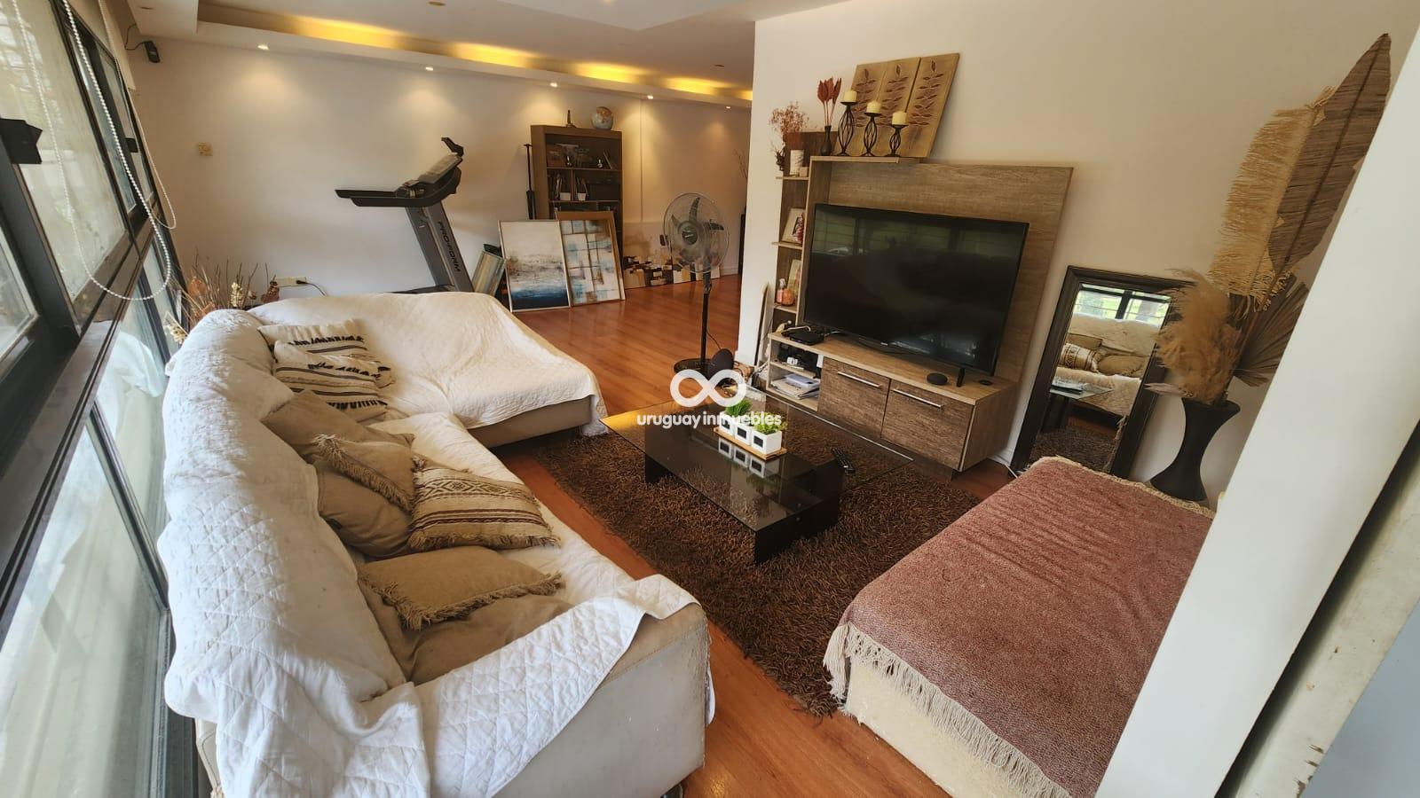 Alquiler con muebles apartamento 3 dormitorios y doble garage en Villa Biarritz (REF 297-24)
